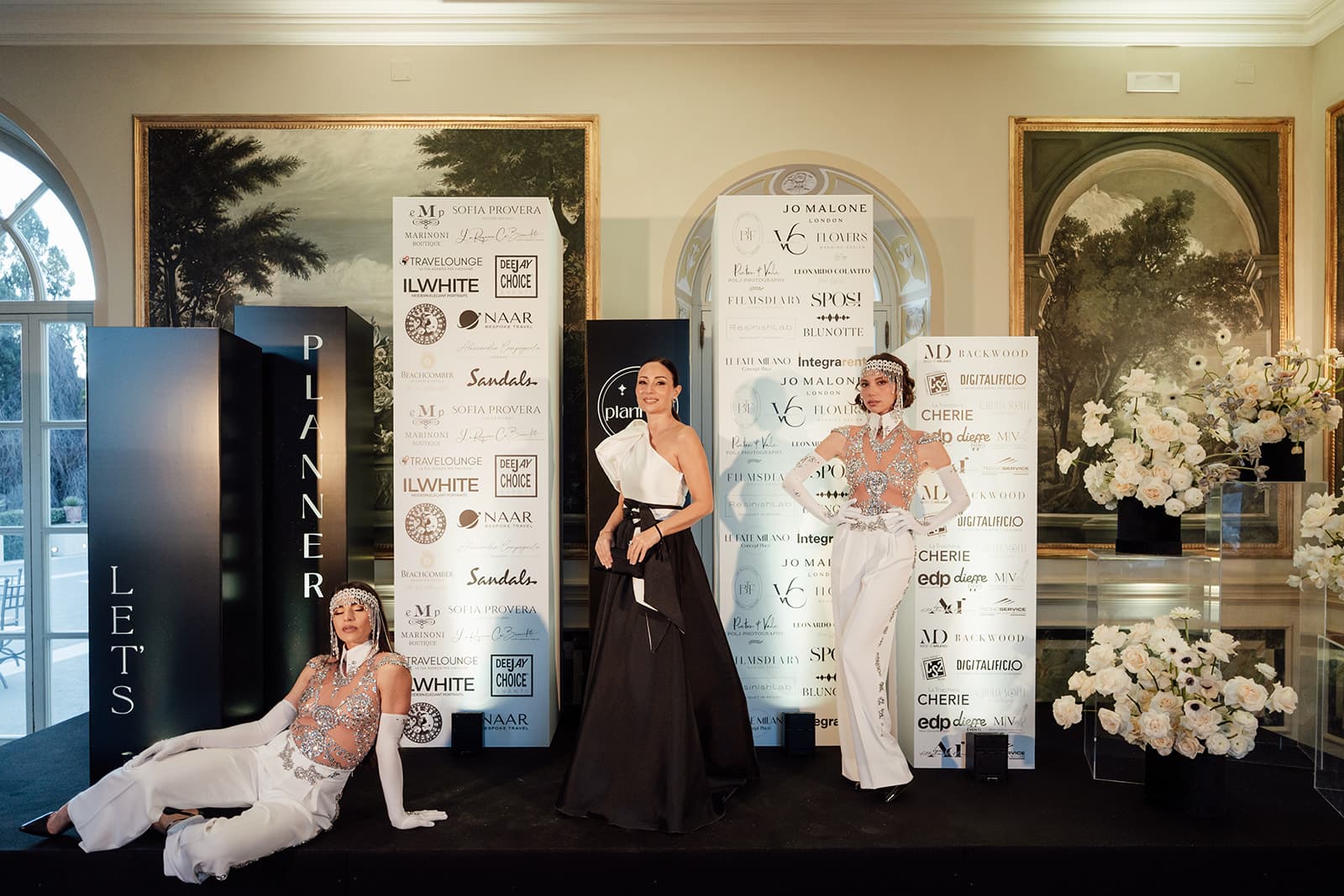 Black Carpet — Backdrop partner